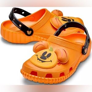 NWT Crocs Mickey Mouse Halloween 🎃 womens Clogs size 8
